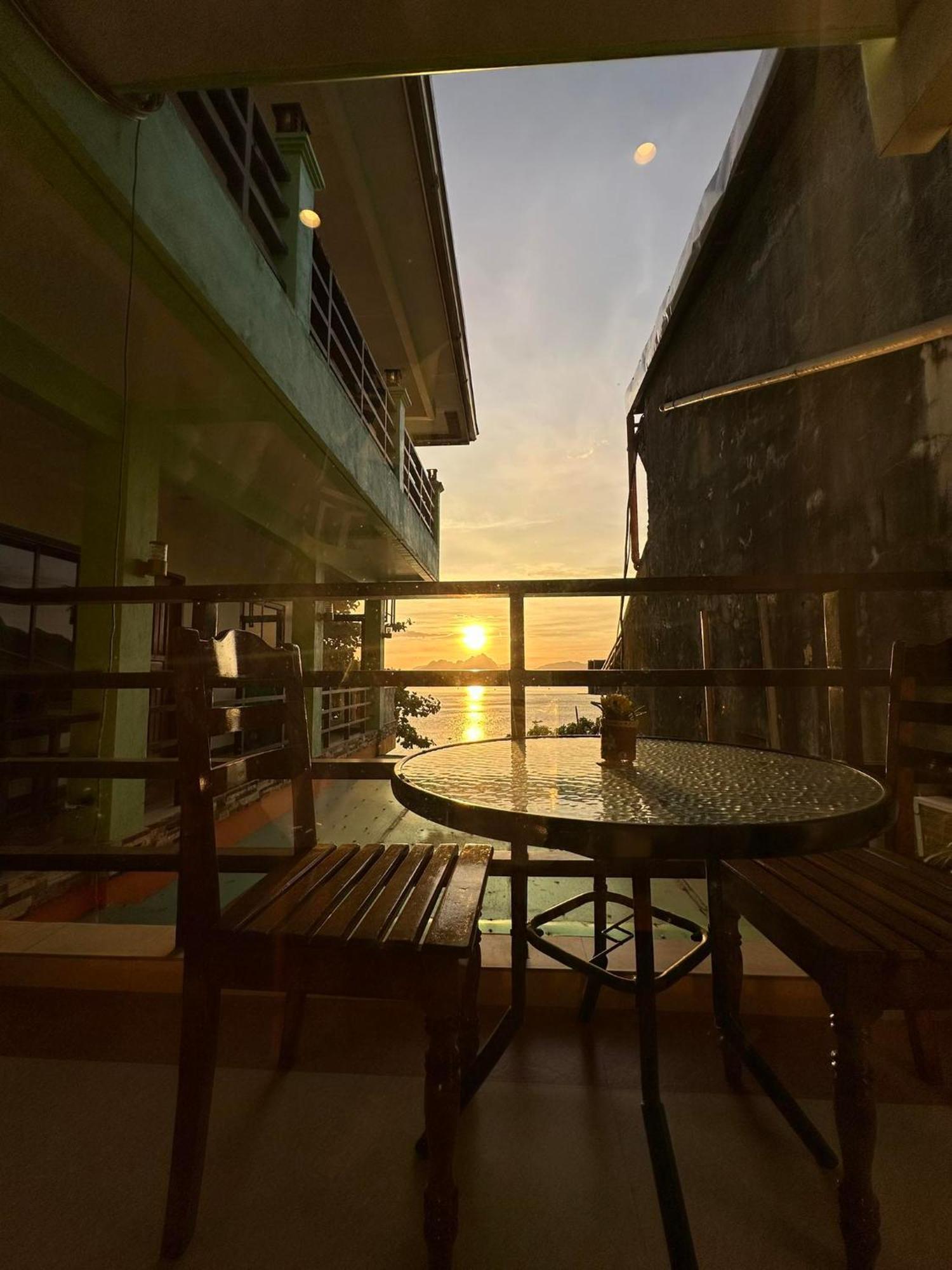 Desert Rose Beach Hotel El Nido Exterior photo